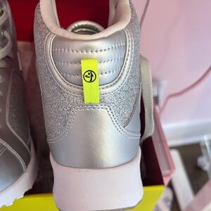 Zumba Fitness Sparkly SilverAir Boss Shoe Box - Bright green accent